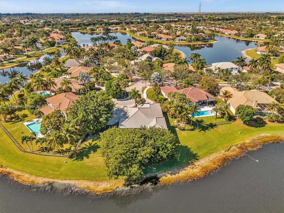 For Sale: $2,170,000 (5 beds, 5 baths, 3857 Square Feet)