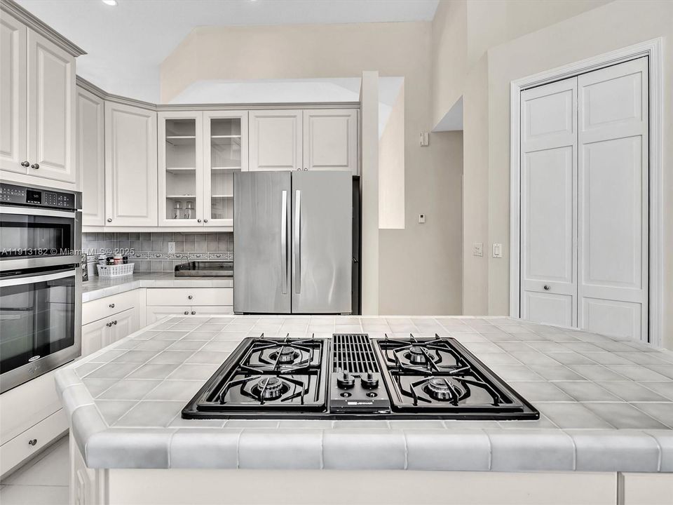 For Sale: $2,170,000 (5 beds, 5 baths, 3857 Square Feet)