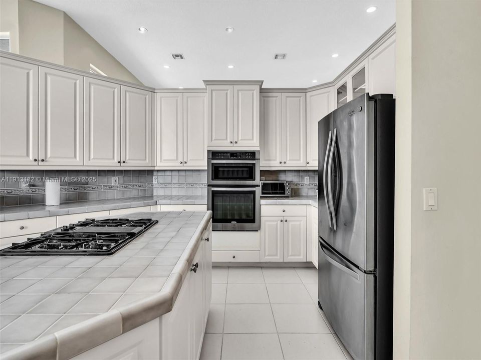 For Sale: $2,170,000 (5 beds, 5 baths, 3857 Square Feet)