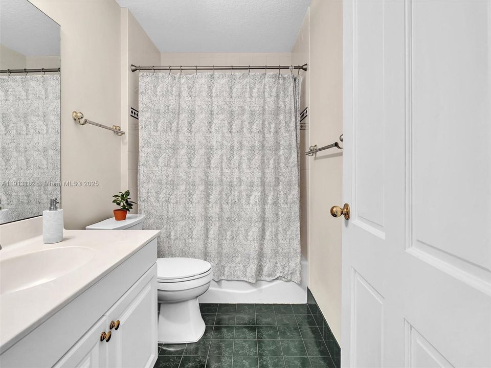 For Sale: $2,170,000 (5 beds, 5 baths, 3857 Square Feet)