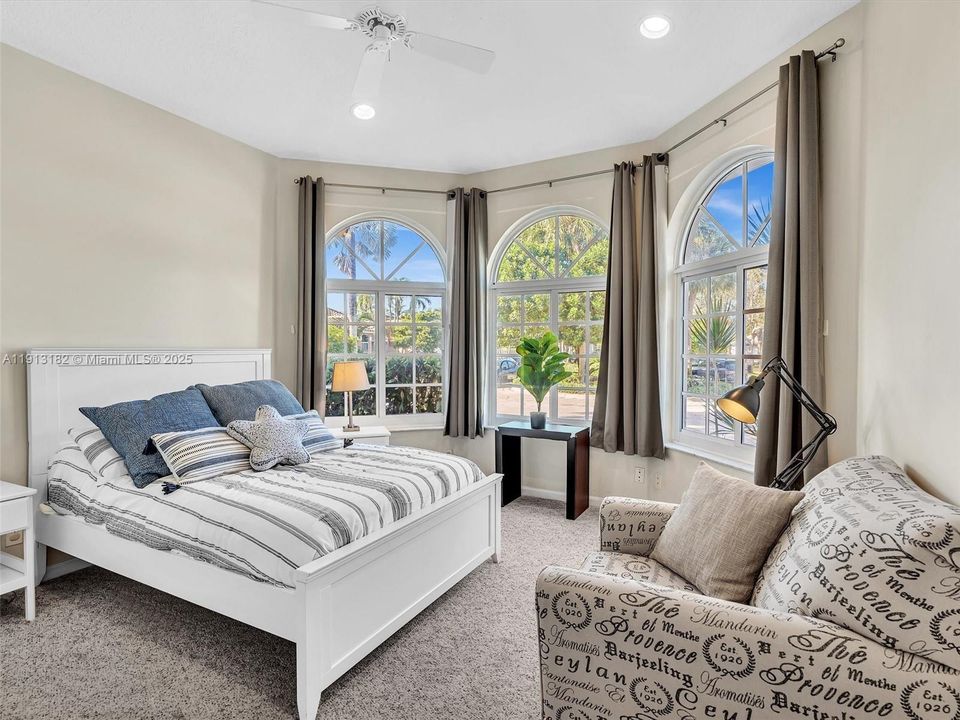 For Sale: $2,170,000 (5 beds, 5 baths, 3857 Square Feet)