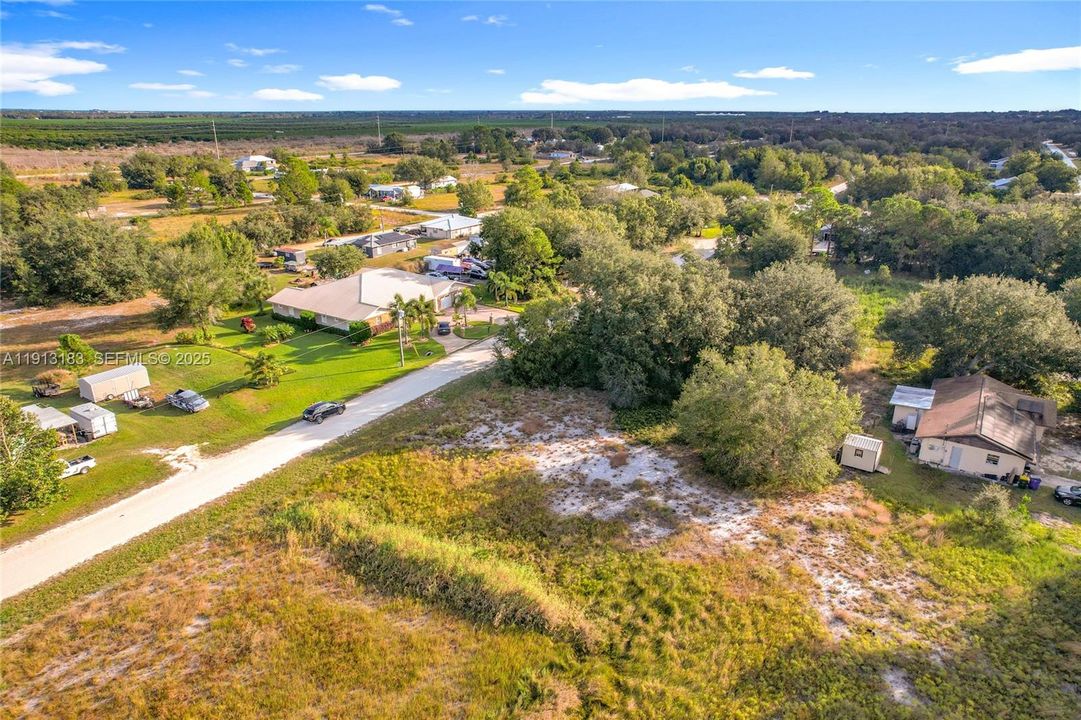 待售: $12,000 (0.23 acres)