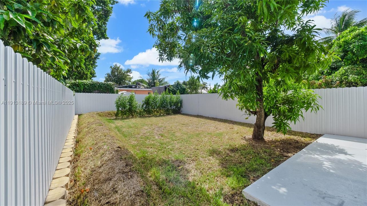 待售: $699,900 (3 贝兹, 2 浴室, 1100 平方英尺)