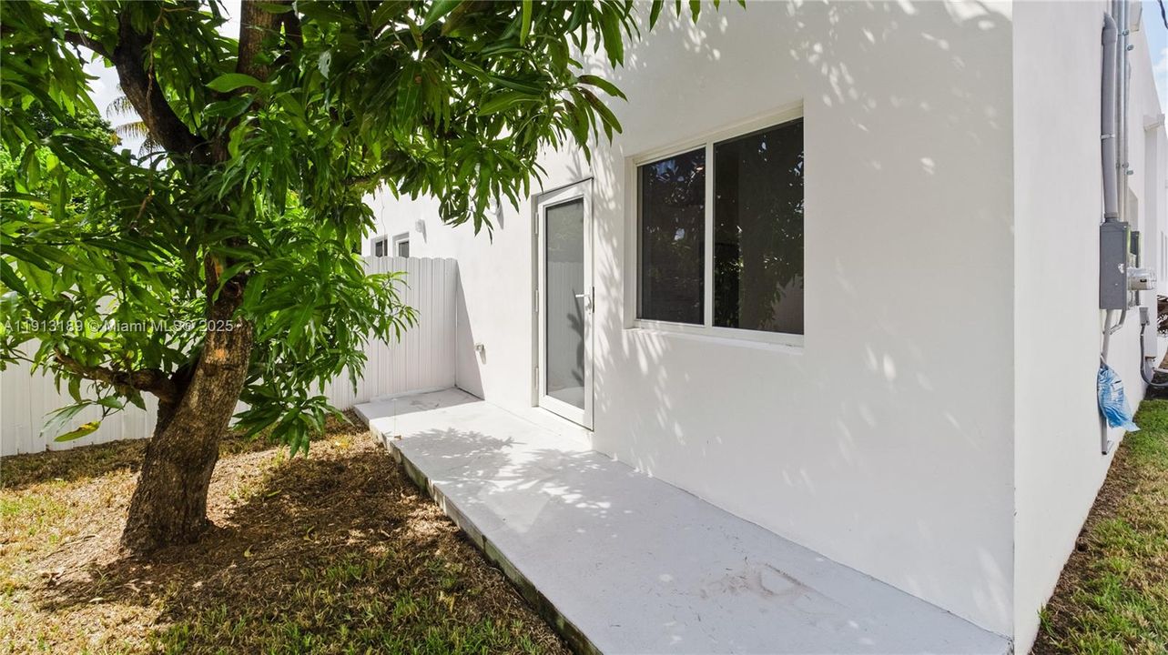 待售: $699,900 (3 贝兹, 2 浴室, 1100 平方英尺)