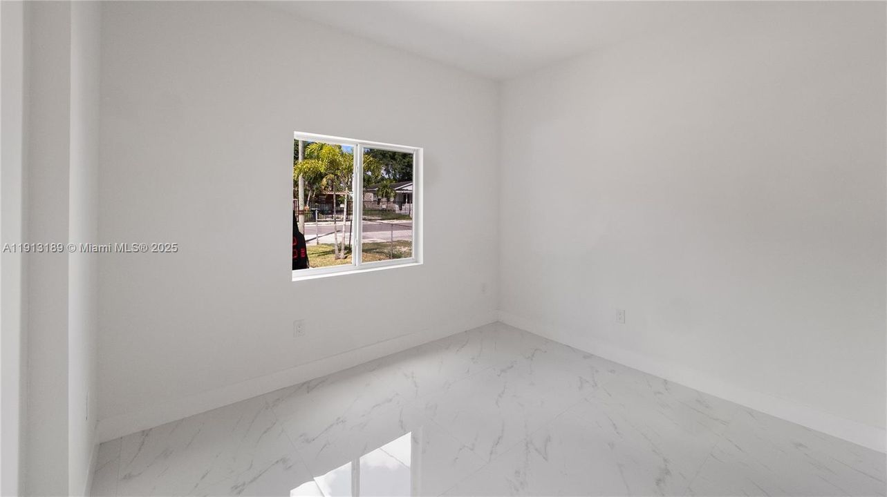 待售: $699,900 (3 贝兹, 2 浴室, 1100 平方英尺)