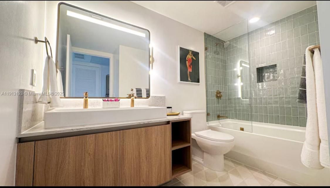 待售: $510,000 (0 贝兹, 1 浴室, 367 平方英尺)