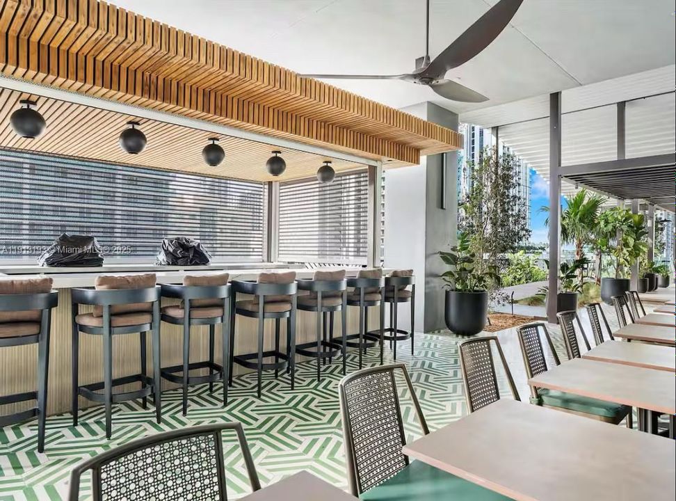 待售: $510,000 (0 贝兹, 1 浴室, 367 平方英尺)