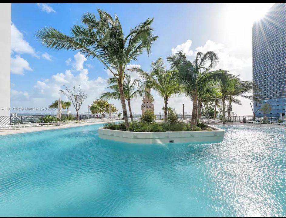 待售: $510,000 (0 贝兹, 1 浴室, 367 平方英尺)