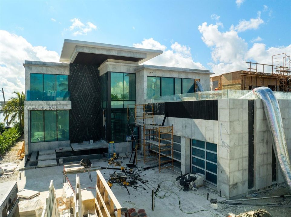 For Sale: $24,995,000 (6 beds, 9 baths, 9930 Square Feet)