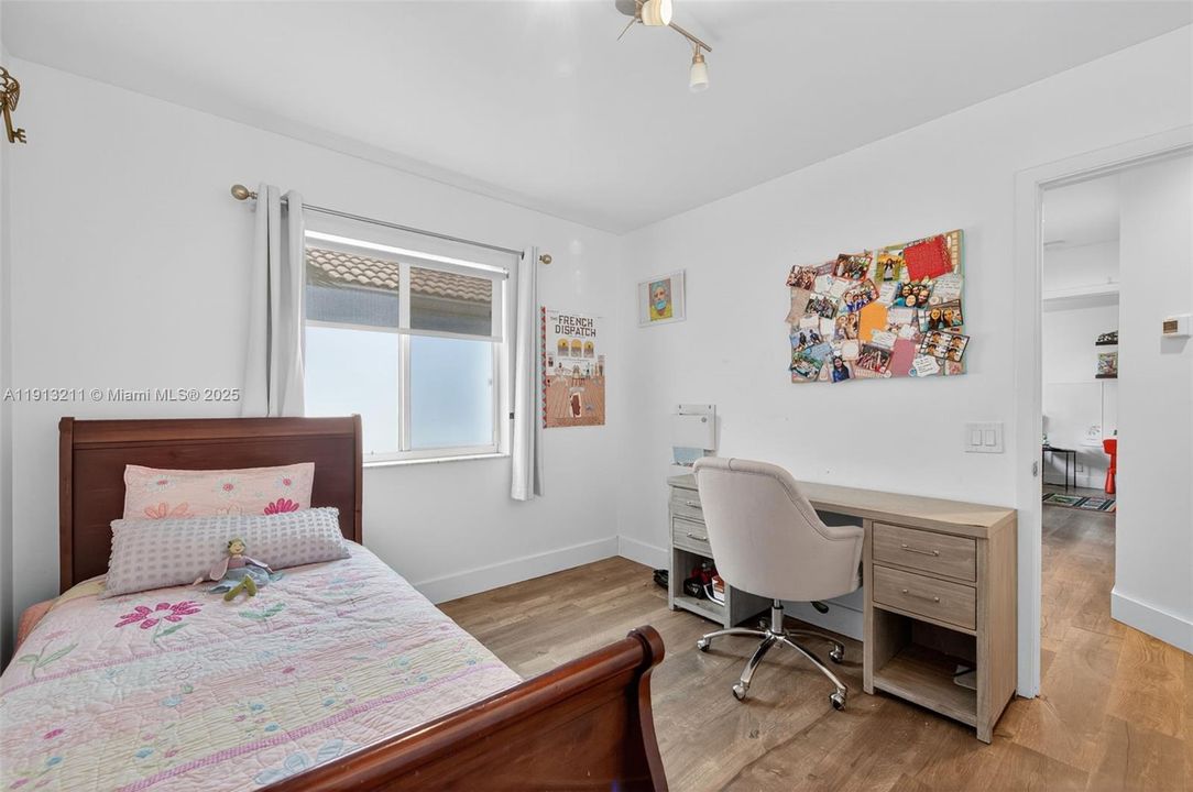 Active With Contract: $650,000 (3 beds, 2 baths, 1542 Square Feet)