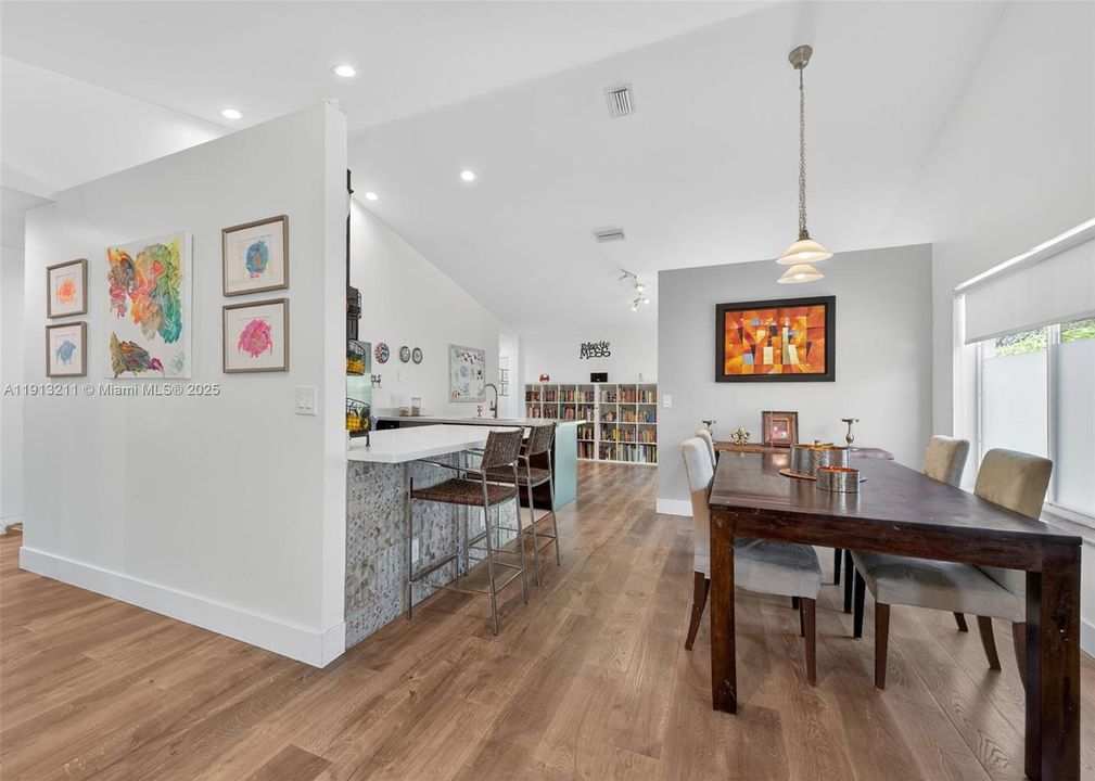 Active With Contract: $650,000 (3 beds, 2 baths, 1542 Square Feet)