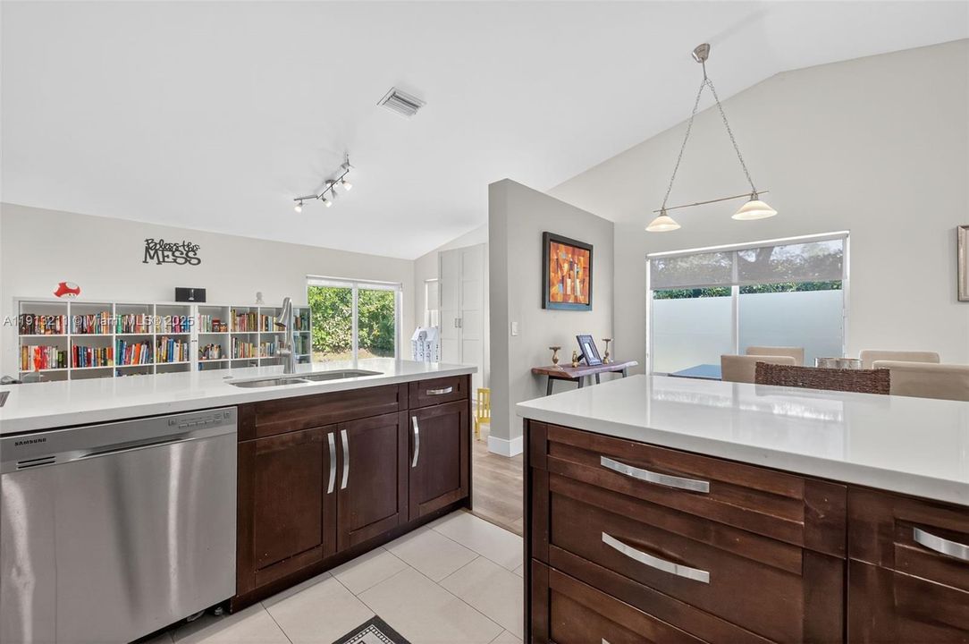 Active With Contract: $650,000 (3 beds, 2 baths, 1542 Square Feet)