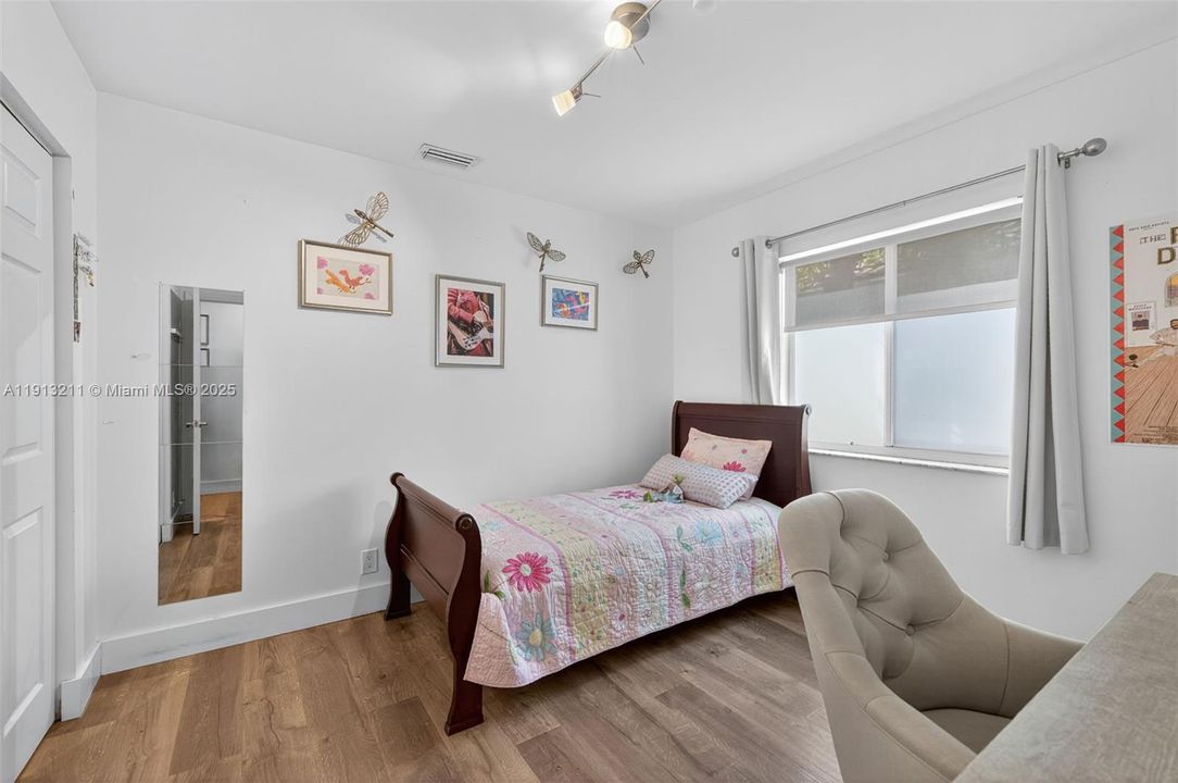 Active With Contract: $650,000 (3 beds, 2 baths, 1542 Square Feet)