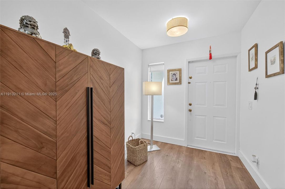 Active With Contract: $650,000 (3 beds, 2 baths, 1542 Square Feet)