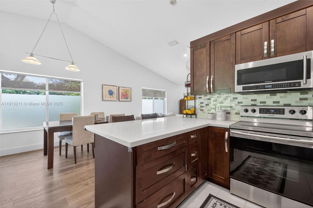 Active With Contract: $650,000 (3 beds, 2 baths, 1542 Square Feet)