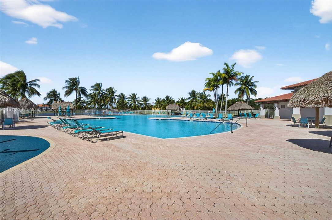 Active With Contract: $650,000 (3 beds, 2 baths, 1542 Square Feet)