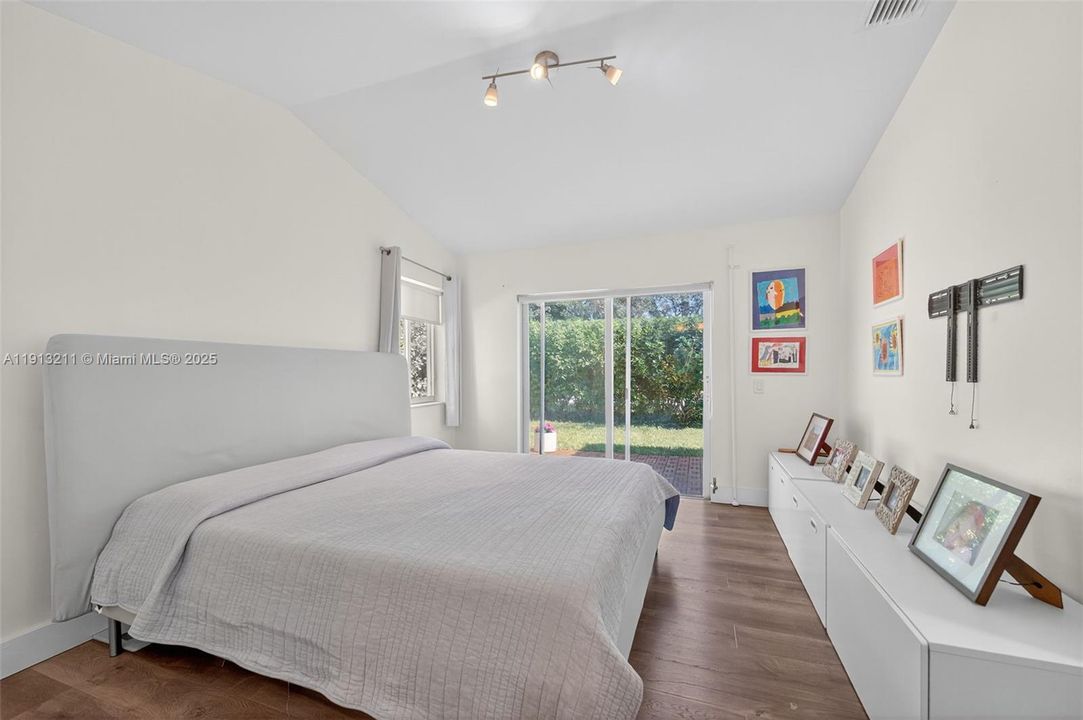 Active With Contract: $650,000 (3 beds, 2 baths, 1542 Square Feet)