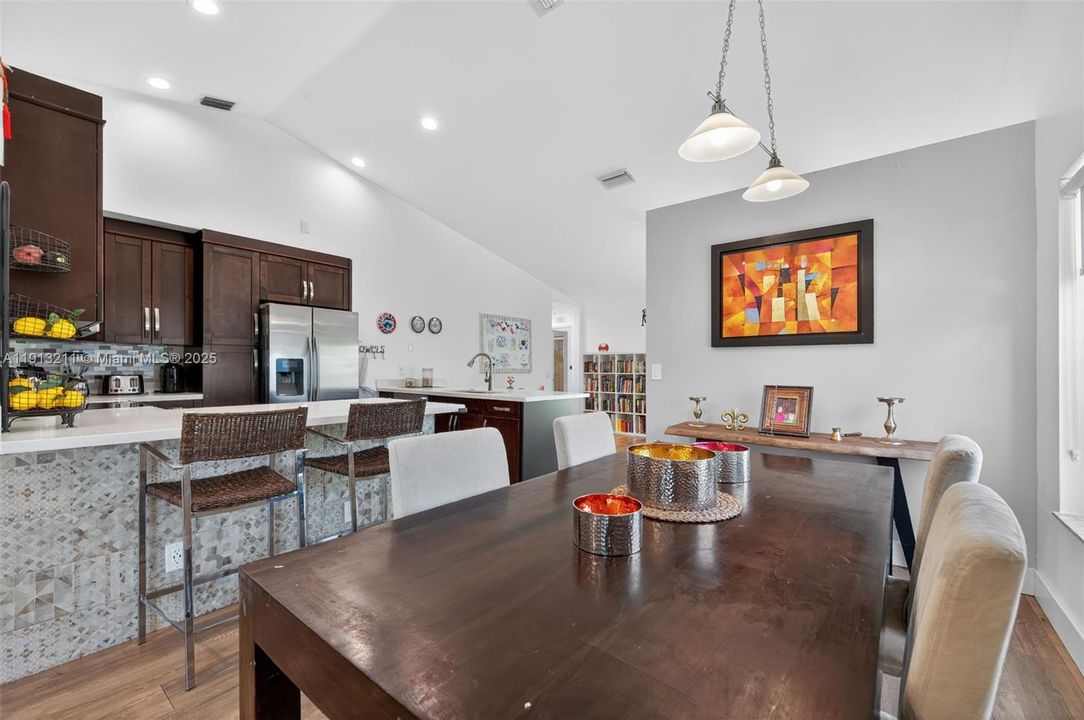 Active With Contract: $650,000 (3 beds, 2 baths, 1542 Square Feet)