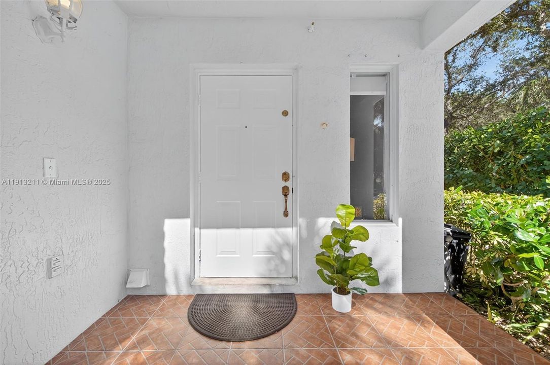 Active With Contract: $650,000 (3 beds, 2 baths, 1542 Square Feet)