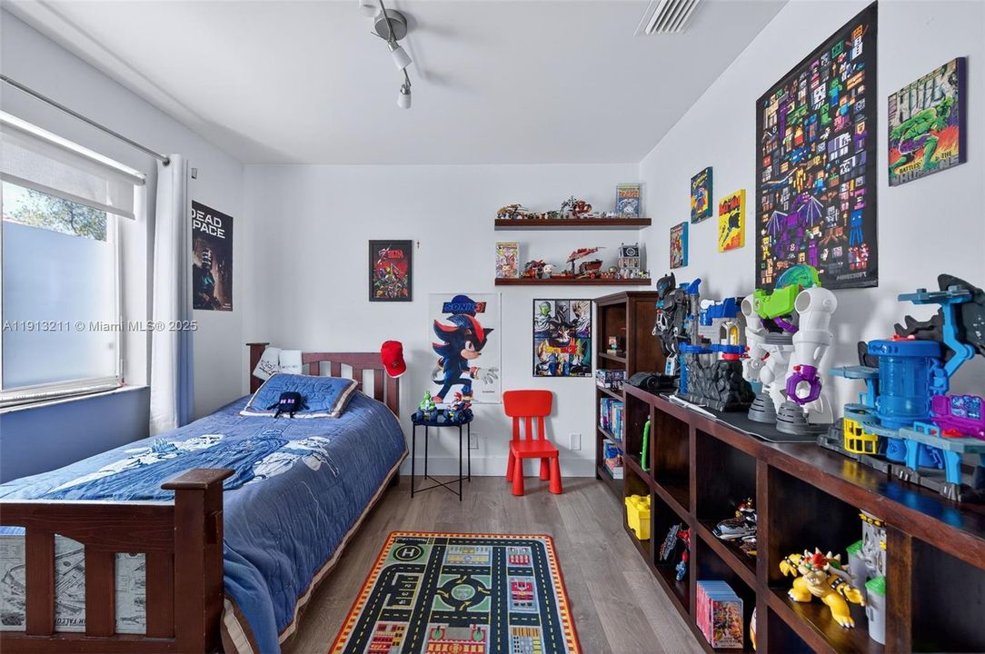 Active With Contract: $650,000 (3 beds, 2 baths, 1542 Square Feet)