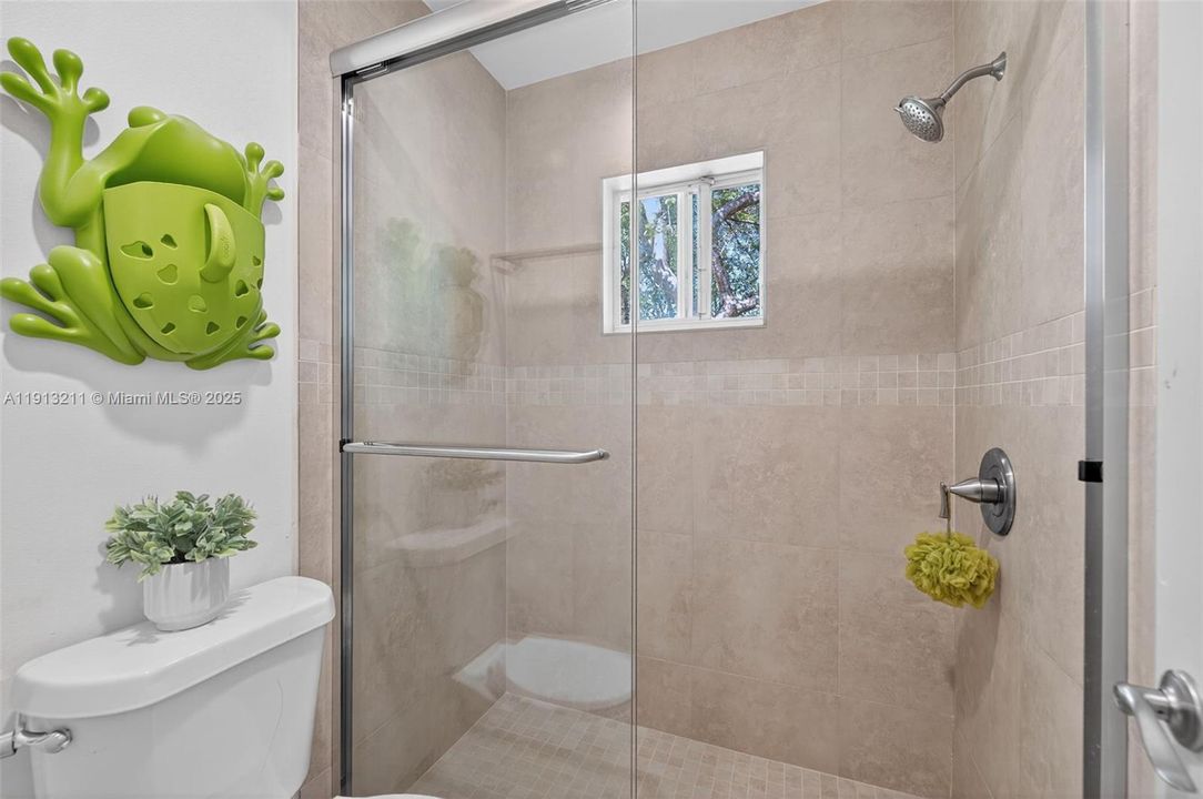 Active With Contract: $650,000 (3 beds, 2 baths, 1542 Square Feet)