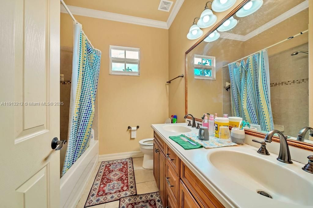 En Venta: $595,000 (3 camas, 2 baños, 0 Pies cuadrados)