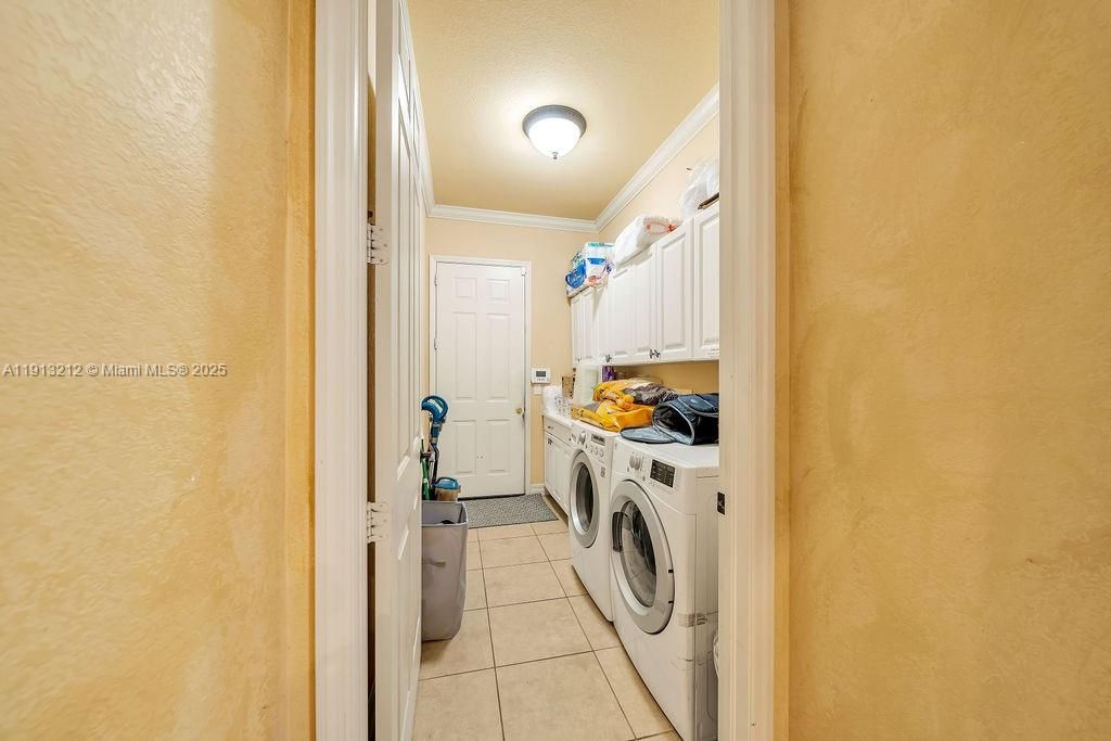 En Venta: $595,000 (3 camas, 2 baños, 0 Pies cuadrados)