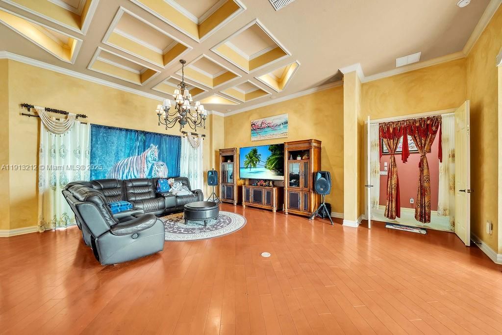 En Venta: $595,000 (3 camas, 2 baños, 0 Pies cuadrados)