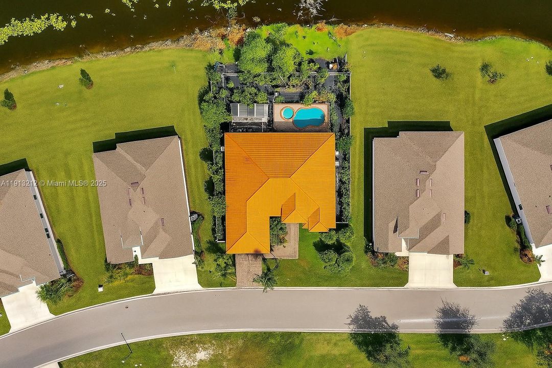 En Venta: $595,000 (3 camas, 2 baños, 0 Pies cuadrados)