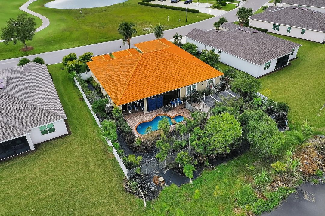 En Venta: $595,000 (3 camas, 2 baños, 0 Pies cuadrados)