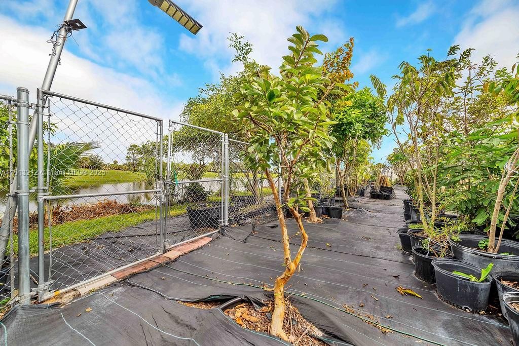 En Venta: $595,000 (3 camas, 2 baños, 0 Pies cuadrados)