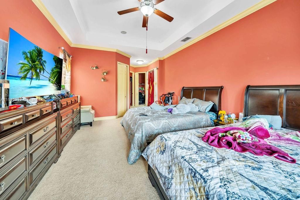 En Venta: $595,000 (3 camas, 2 baños, 0 Pies cuadrados)