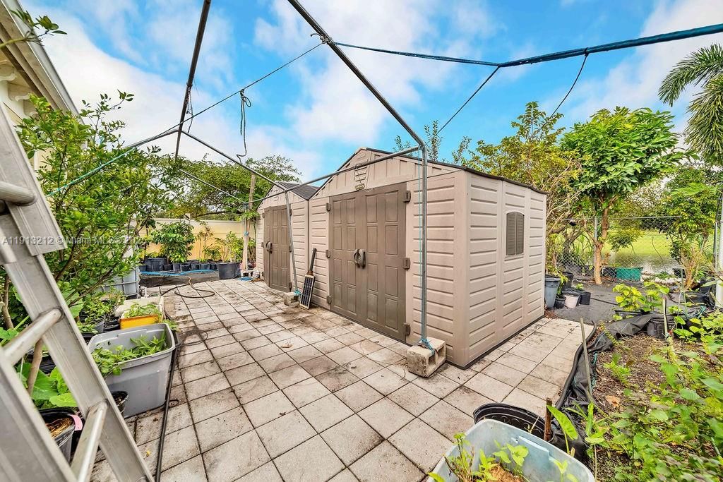 En Venta: $595,000 (3 camas, 2 baños, 0 Pies cuadrados)