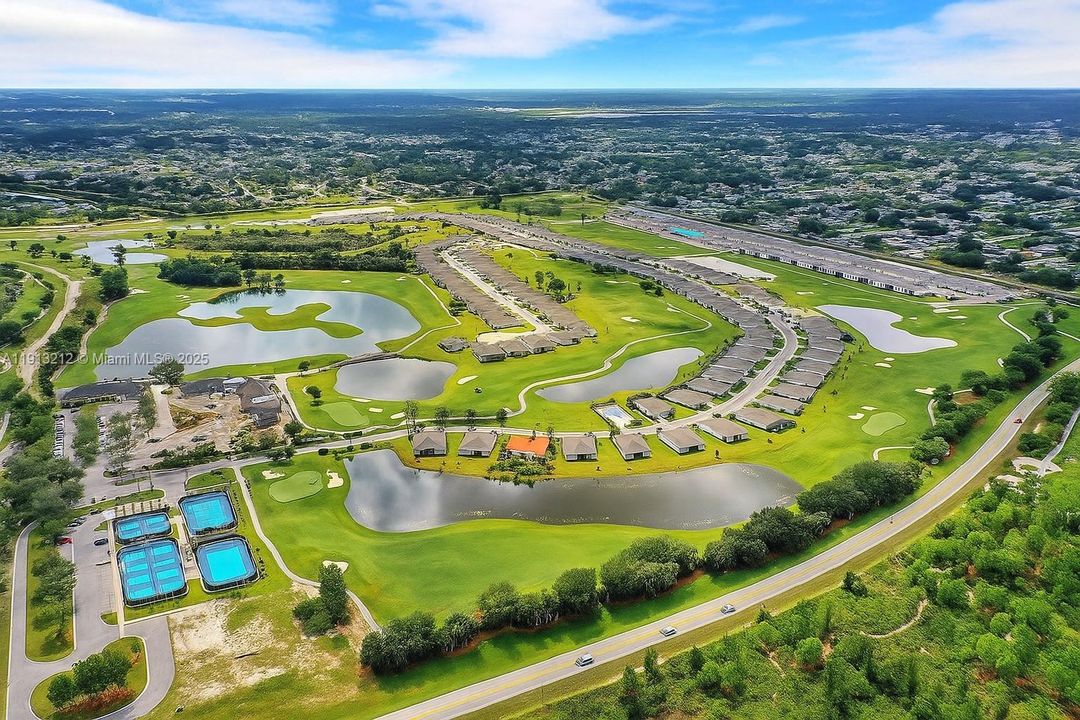 En Venta: $595,000 (3 camas, 2 baños, 0 Pies cuadrados)