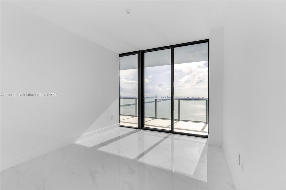 Active With Contract: $3,850,000 (4 beds, 5 baths, 3189 Square Feet)