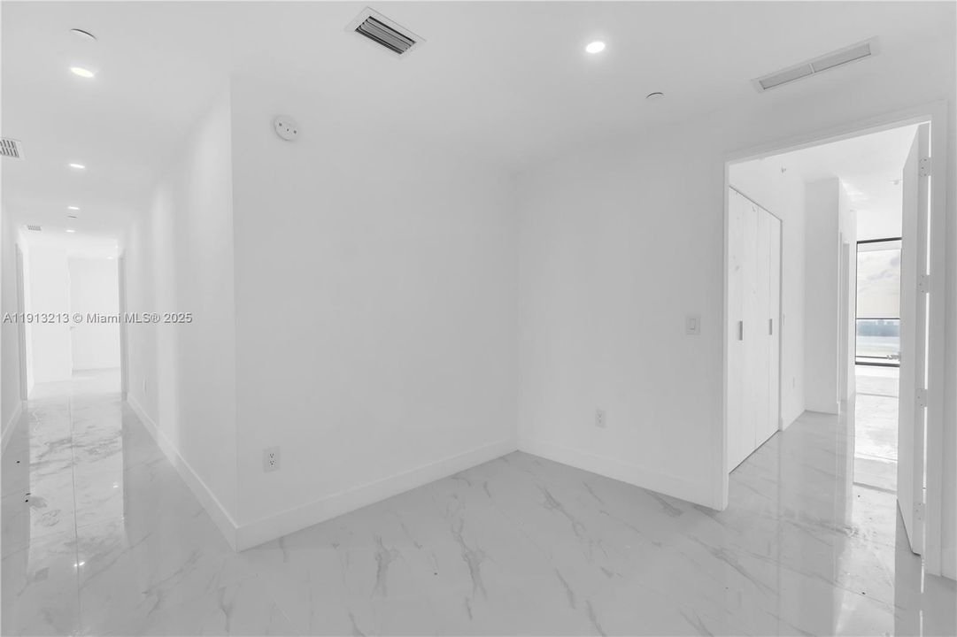 Hallway/ open space