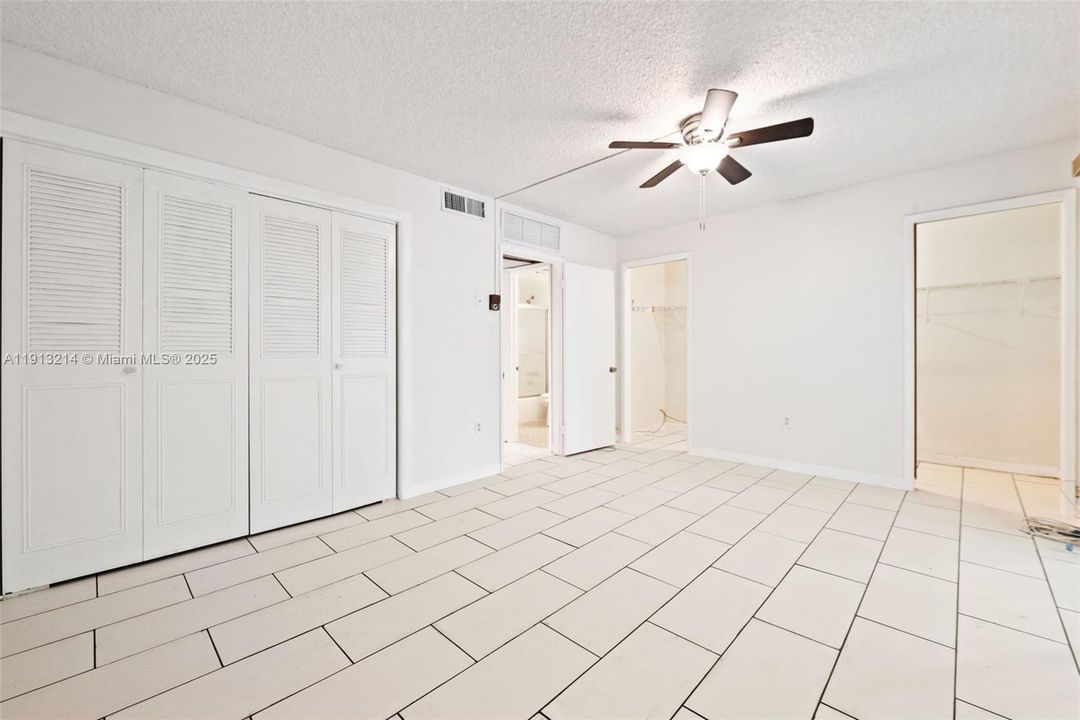 For Rent: $1,300 (1 beds, 1 baths, 692 Square Feet)