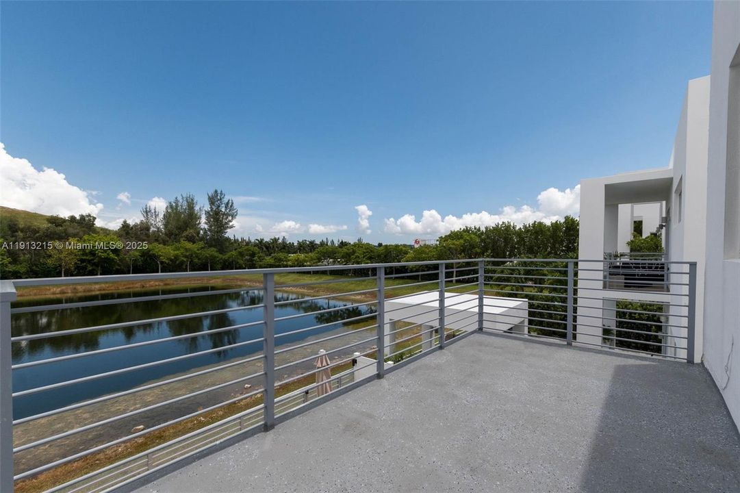 На продажу: $1,375,000 (4 спален, 3 ванн, 2782 Квадратных фут)