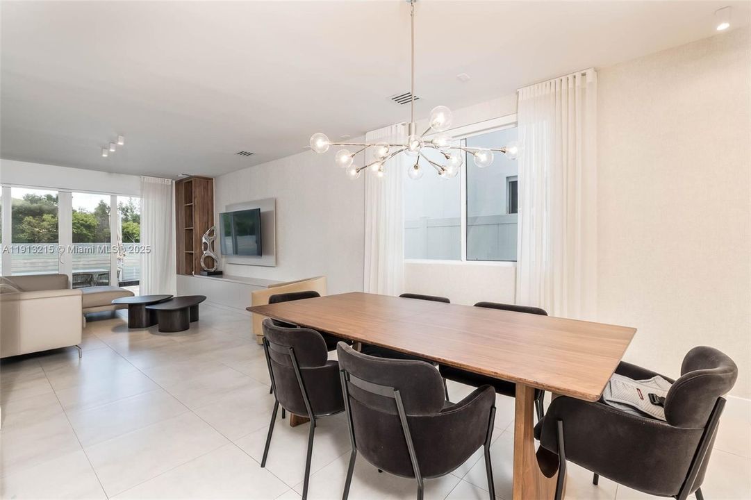 На продажу: $1,375,000 (4 спален, 3 ванн, 2782 Квадратных фут)