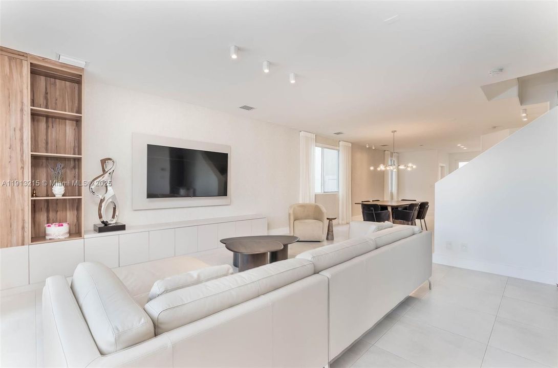 На продажу: $1,375,000 (4 спален, 3 ванн, 2782 Квадратных фут)