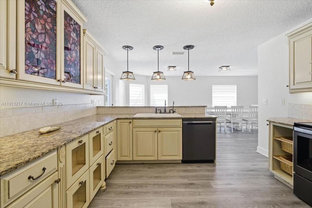 For Sale: $799,000 (3 beds, 2 baths, 0 Square Feet)