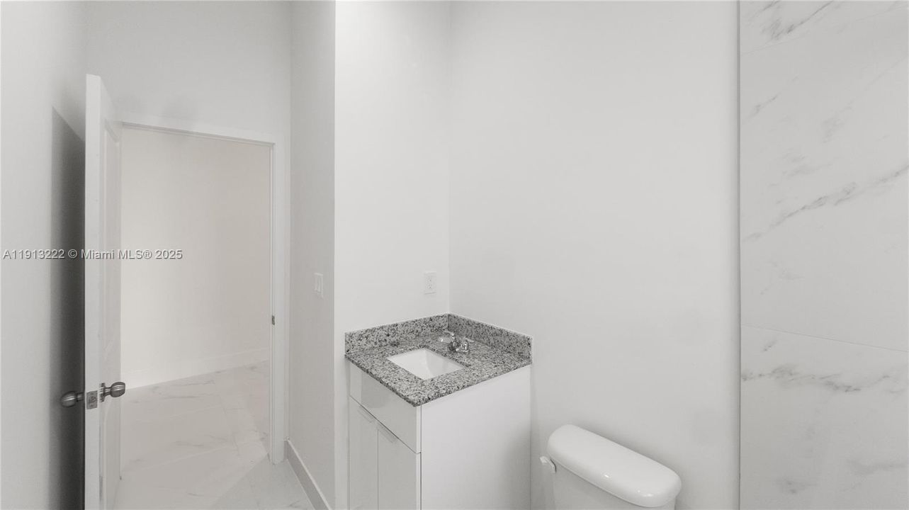 待售: $699,800 (3 贝兹, 2 浴室, 1100 平方英尺)