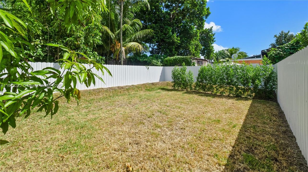 待售: $699,800 (3 贝兹, 2 浴室, 1100 平方英尺)