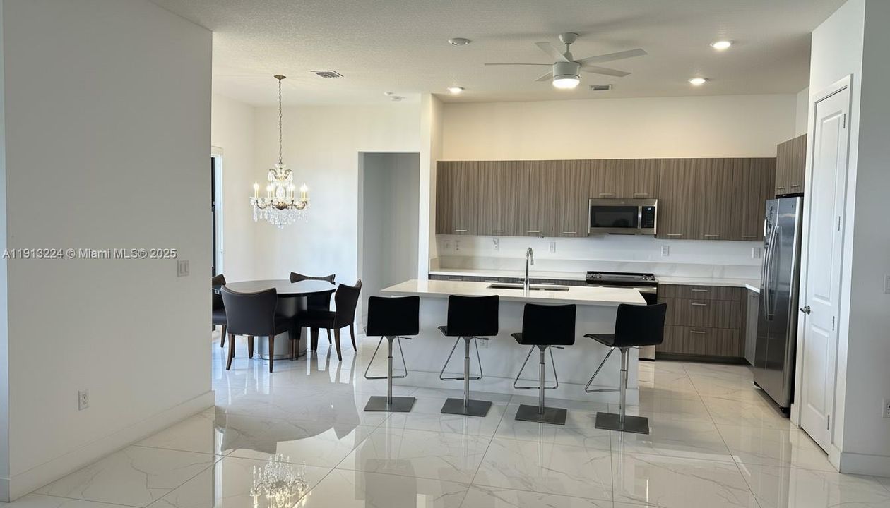 На продажу: $1,400,000 (5 спален, 4 ванн, 3381 Квадратных фут)