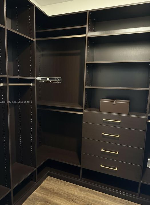 На продажу: $1,400,000 (5 спален, 4 ванн, 3381 Квадратных фут)