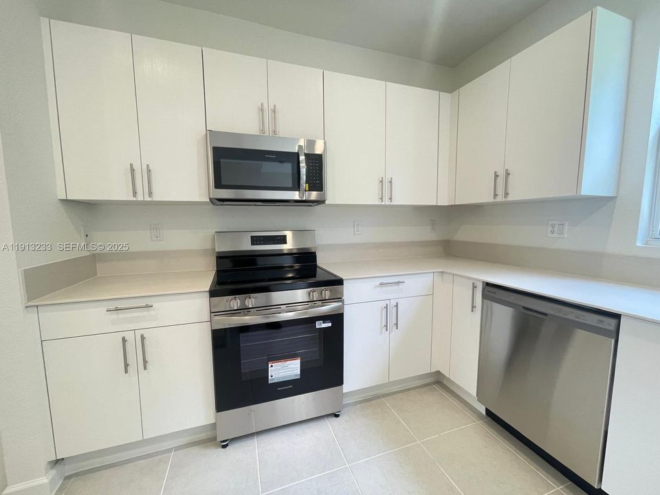 En Renta: $2,450 (3 camas, 2 baños, 1574 Pies cuadrados)