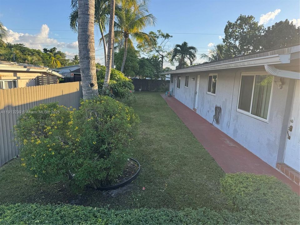 Active With Contract: $2,650 (3 beds, 2 baths, 2170 Square Feet)