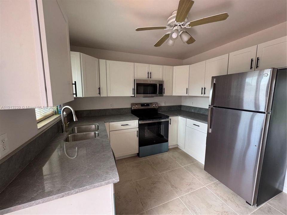 Active With Contract: $2,650 (3 beds, 2 baths, 2170 Square Feet)