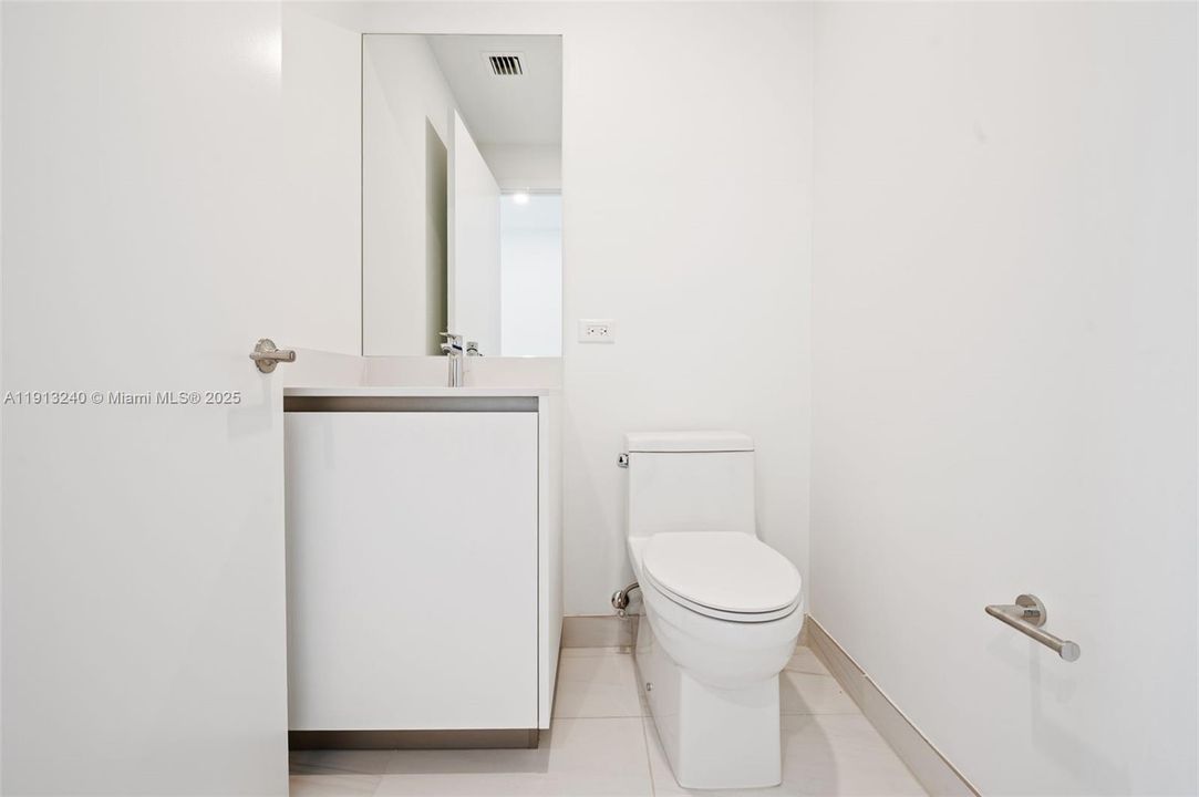 For Sale: $3,795,000 (3 beds, 3 baths, 2500 Square Feet)