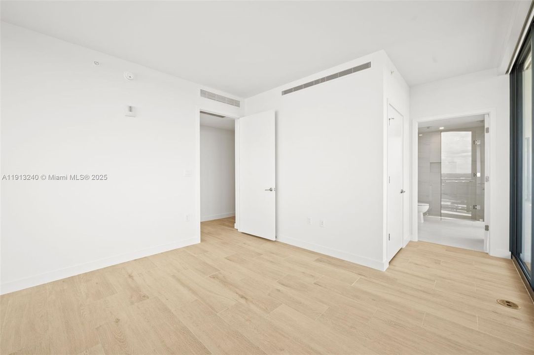 For Sale: $3,795,000 (3 beds, 3 baths, 2500 Square Feet)